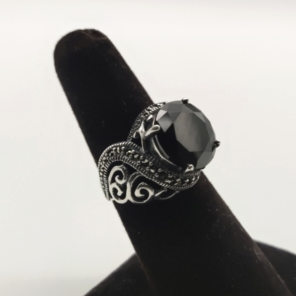 Elegant Marcasite Sterling Silver Ring😍😌